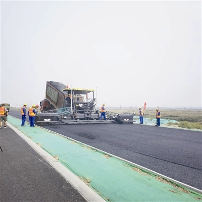 3D打印攤鋪+無人碾壓 天津公路實現(xiàn)智慧施工化